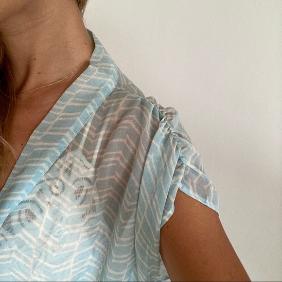 Sheer blouse - Picture 2 of 5